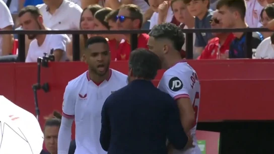 En-Nesyri se encara con Quique Flores En-Nesyri se encara con Quique Flores