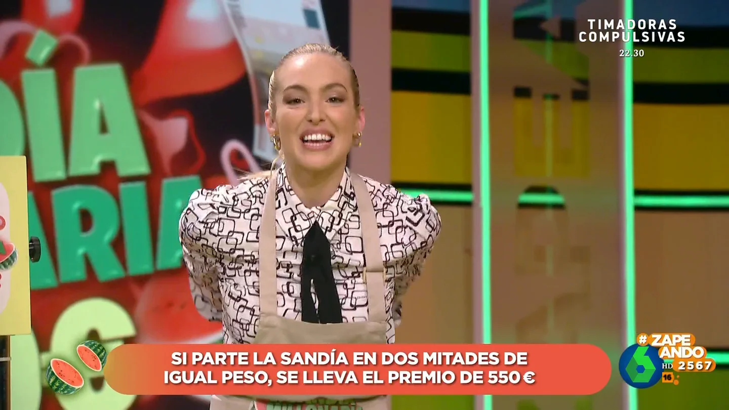 La emoción de Isabel Forner al ser elegida por primera vez para cortar la 'sandía millonaria': "Me has hecho muy feliz" La emoción de Isabel Forner al ser elegida por primera vez para cortar la 'sandía millonaria': "Me has hecho muy feliz"