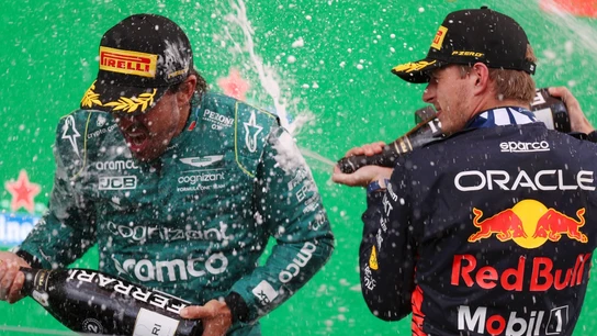 Fernando Alonso, junto a Max Verstappen Fernando Alonso, junto a Max Verstappen