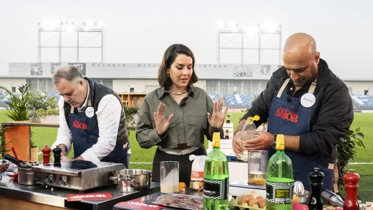 Ruth Lorenzo reúne a cuatro amigos futboleros en Encuentros con Sabor. Ruth Lorenzo reúne a cuatro amigos futboleros en Encuentros con Sabor.