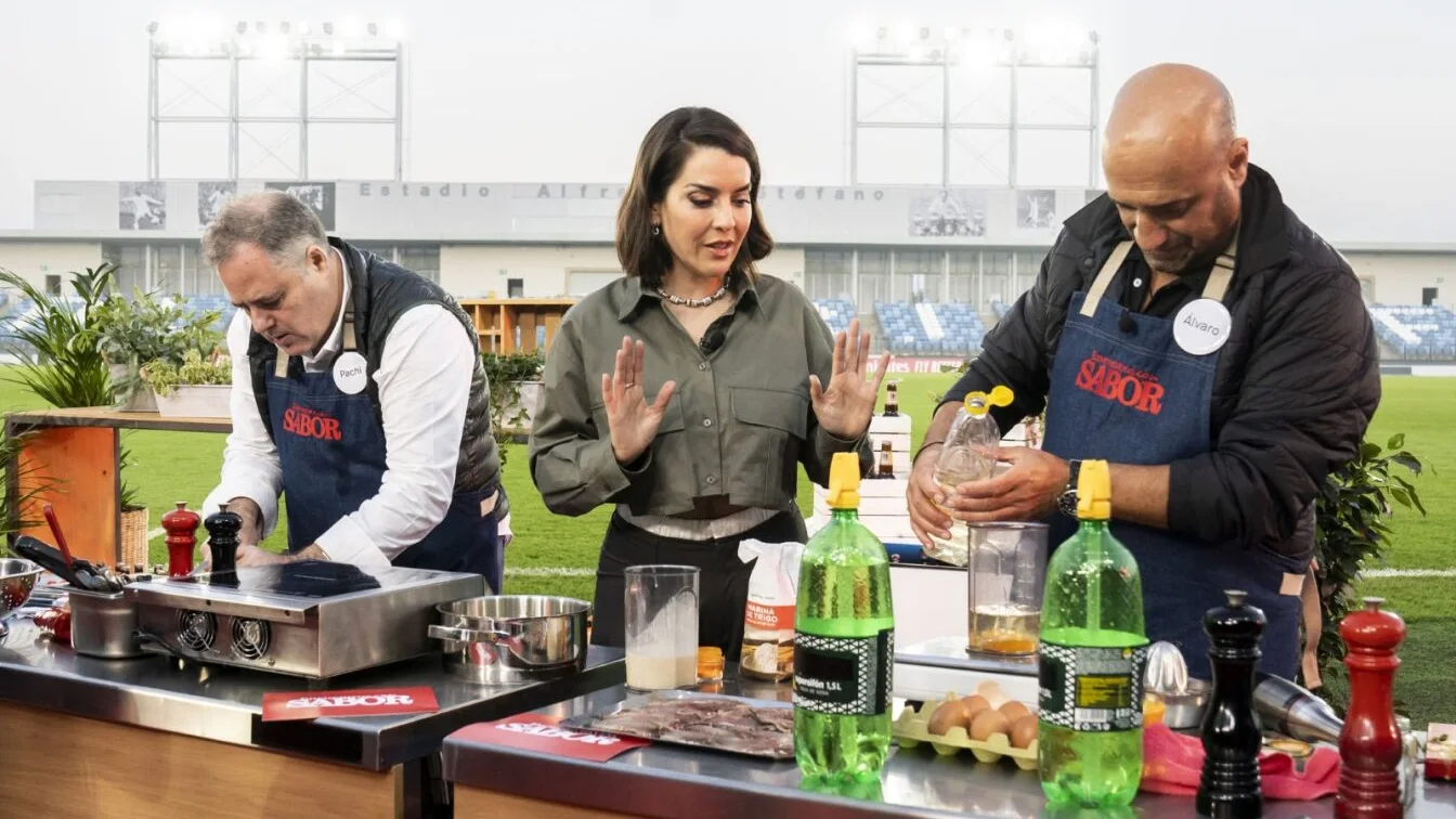 Ruth Lorenzo reúne a cuatro amigos futboleros en Encuentros con Sabor.