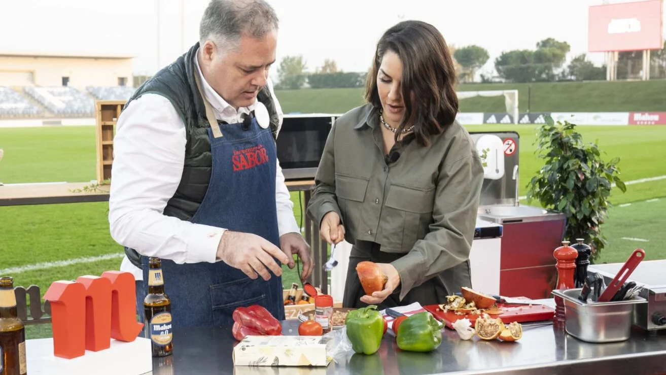 Ruth Lorenzo reúne a cuatro amigos futboleros en Encuentros con Sabor.