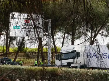 Lugar del atropello mortal en un control de la Guardia Civil en Los Palacios, Sevilla