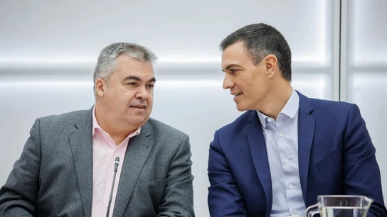 Pedro Sánchez y Santos Cerdán. Pedro Sánchez y Santos Cerdán.