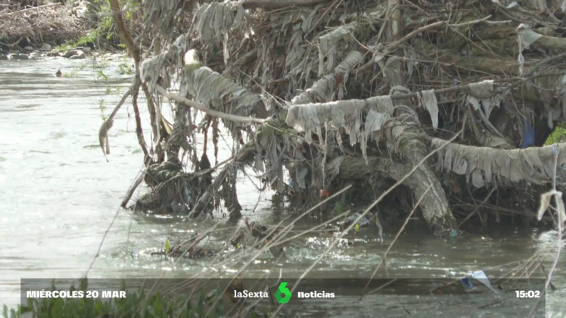 Vertedero del Jarama: la playa en la que nuestros padres se bañaban en los 80 convertida en un retrete de aguas fecales y toallitas