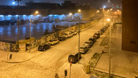 Una fuerte granizada deja daños en vehículos, edificios y cortes de luz en Zamora. Una fuerte granizada deja daños en vehículos, edificios y cortes de luz en Zamora.