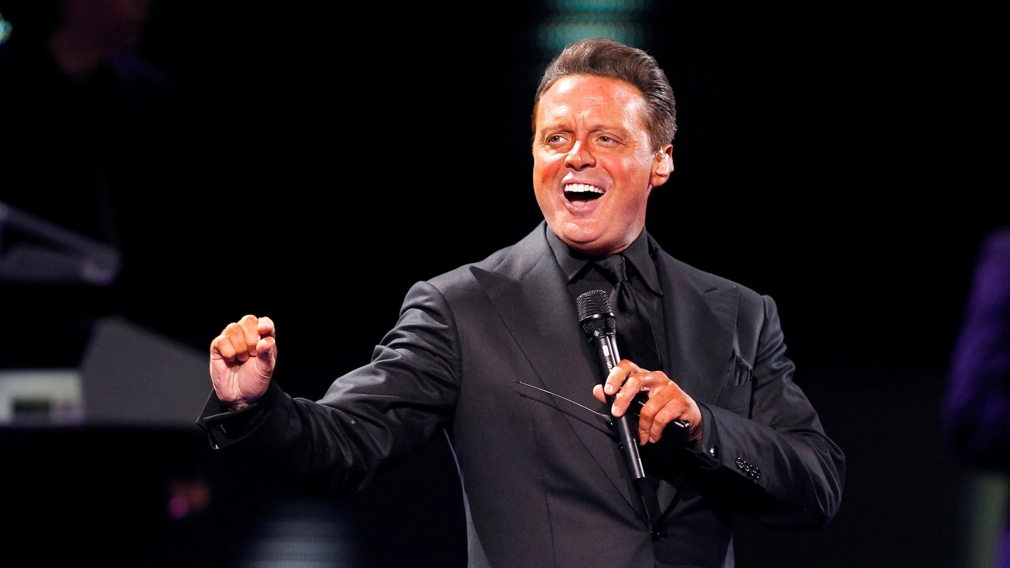 El cantante puertorriqueño Luis Miguel fue detenido este martes en Los Ángeles, California. El cantante puertorriqueño Luis Miguel fue detenido este martes en Los Ángeles, California.