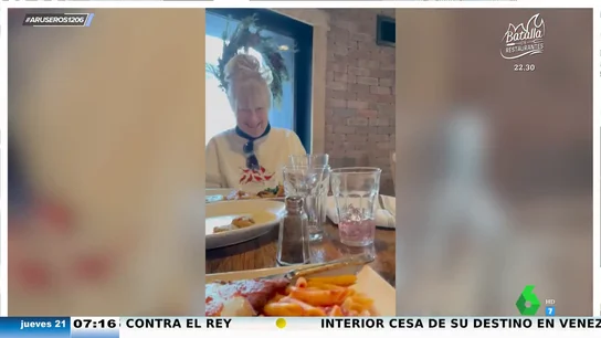 Una madre de 78 años consigue ligar antes que su hijo en Tinder: "Esto te hunde" Una madre de 78 años consigue ligar antes que su hijo en Tinder: "Esto te hunde"