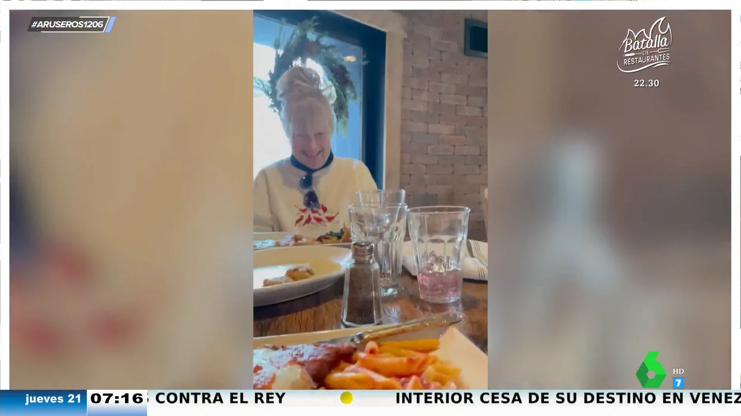 Una madre de 78 años consigue ligar antes que su hijo en Tinder: "Esto te hunde" Una madre de 78 años consigue ligar antes que su hijo en Tinder: "Esto te hunde"