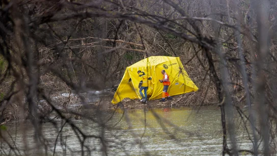 Efectivos de emergencias han rescatado este miércoles un cuerpo sin vida del río Ebro en Logroño  Efectivos de emergencias han rescatado este miércoles un cuerpo sin vida del río Ebro en Logroño