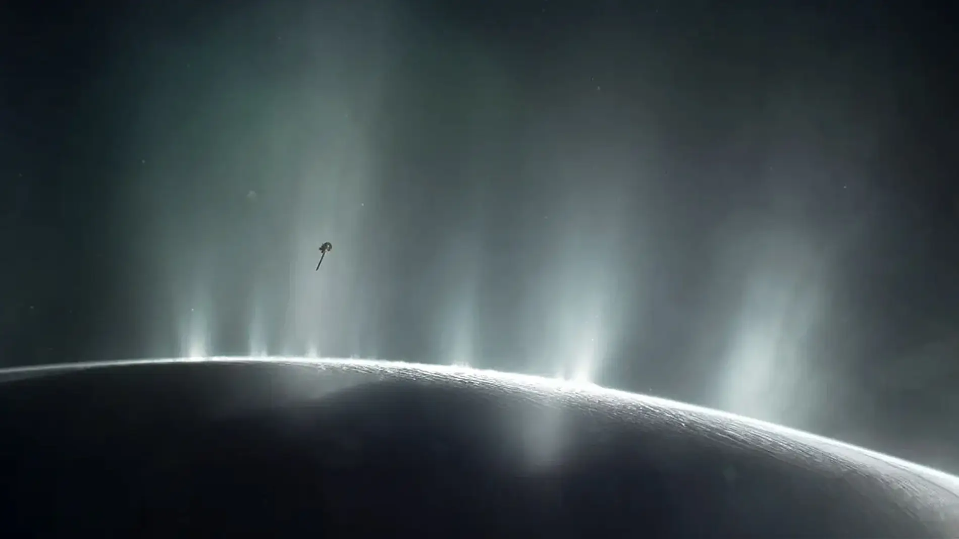 La sonda Cassini observó las plumas de agua helada y vapor en la luna Encelado