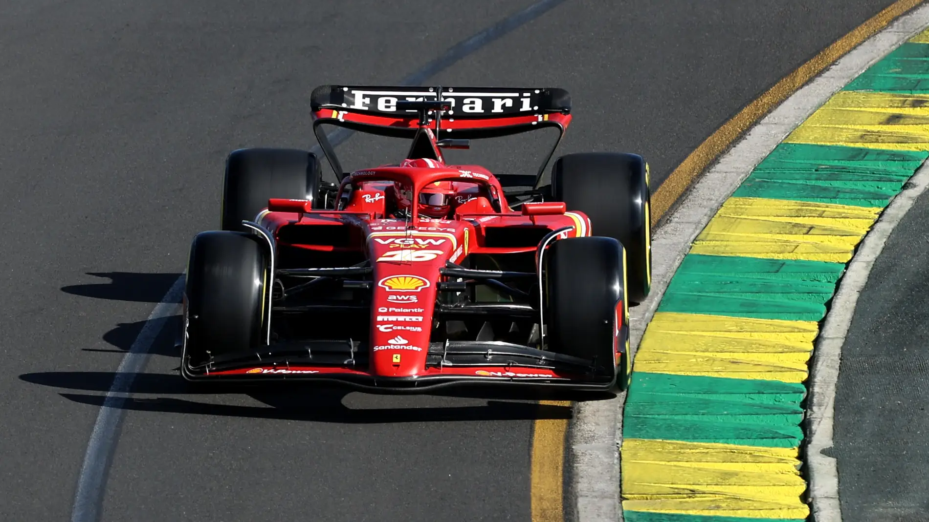 Charles Leclerc manda en Melbourne y levanta las esperanzas en Ferrari 