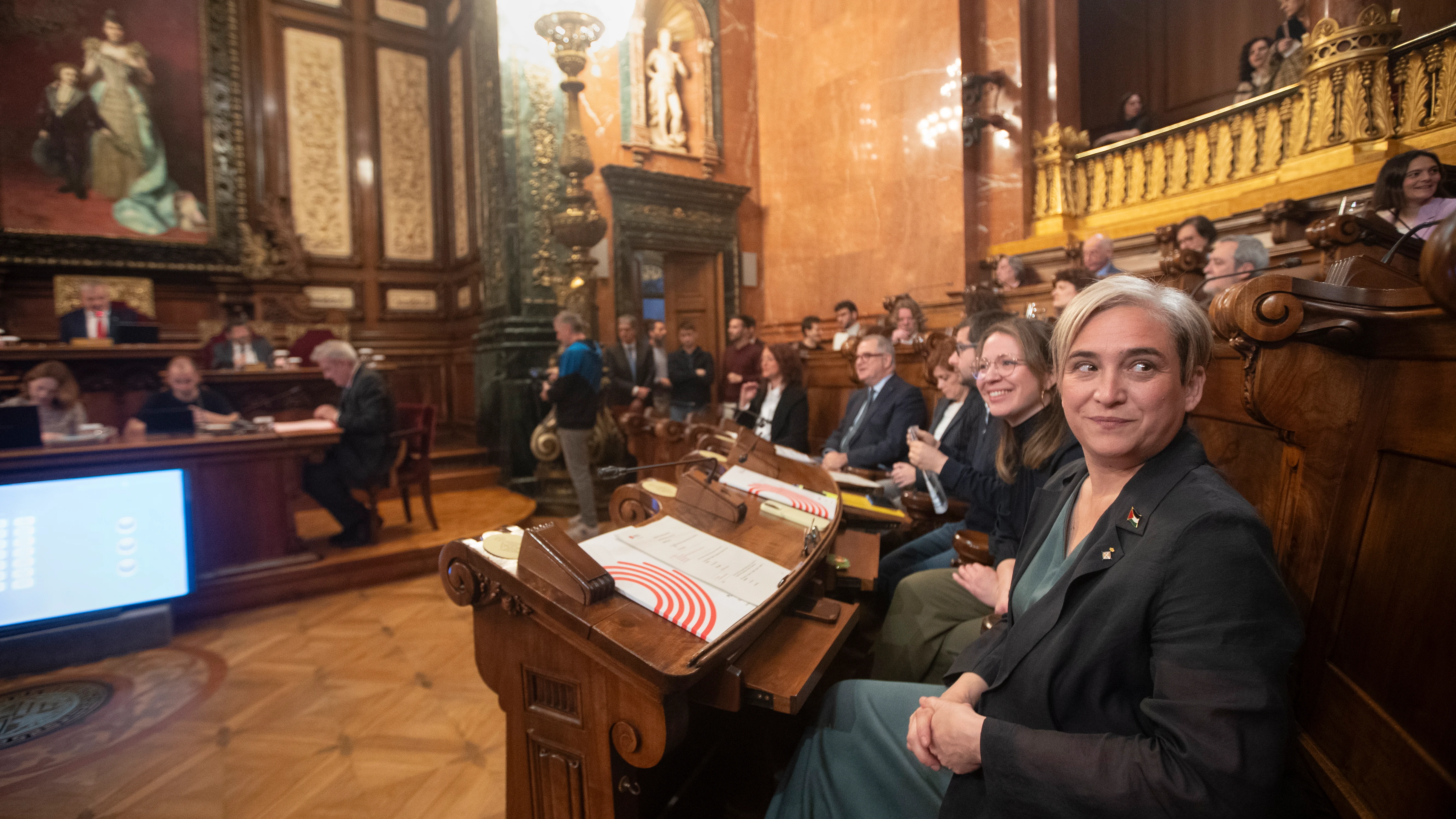 La líder de Barcelona en Comú, Ada Colau, durante el inicio del pleno del Ayuntamiento de Barcelona 