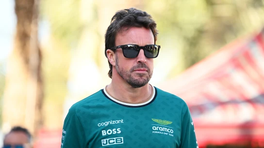 Fernando Alonso, con gesto serio Fernando Alonso, con gesto serio