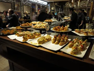Bar de tapas en San Sebastián Bar de tapas en San Sebastián