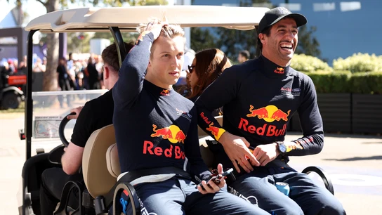 Liam Lawson y Daniel Ricciardo Liam Lawson y Daniel Ricciardo
