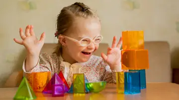 Niña con síndrome de Down Niña con síndrome de Down