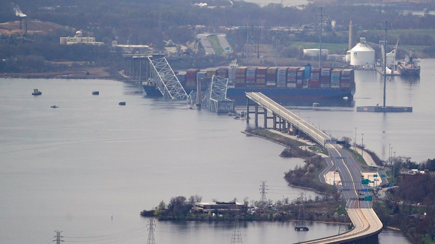 El puente Francis Scott Key, tras el colapso sufrido este martes El puente Francis Scott Key, tras el colapso sufrido este martes