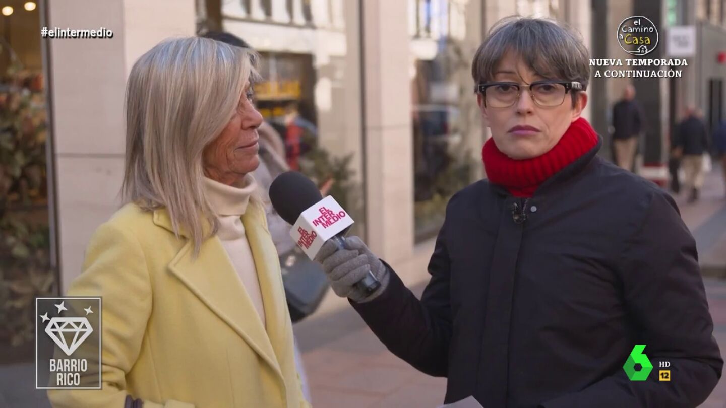 As&iacute; reacciona Thais Villas cuando una mujer de barrio rico no quiere decirle la marca de su bolso: "No se lo voy a quitar"