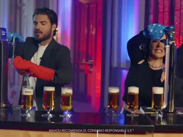 Mario Vaquerizo, Beret, Maxi Iglesias y Ruth Lorenzo aprenden a tirar una cerveza 