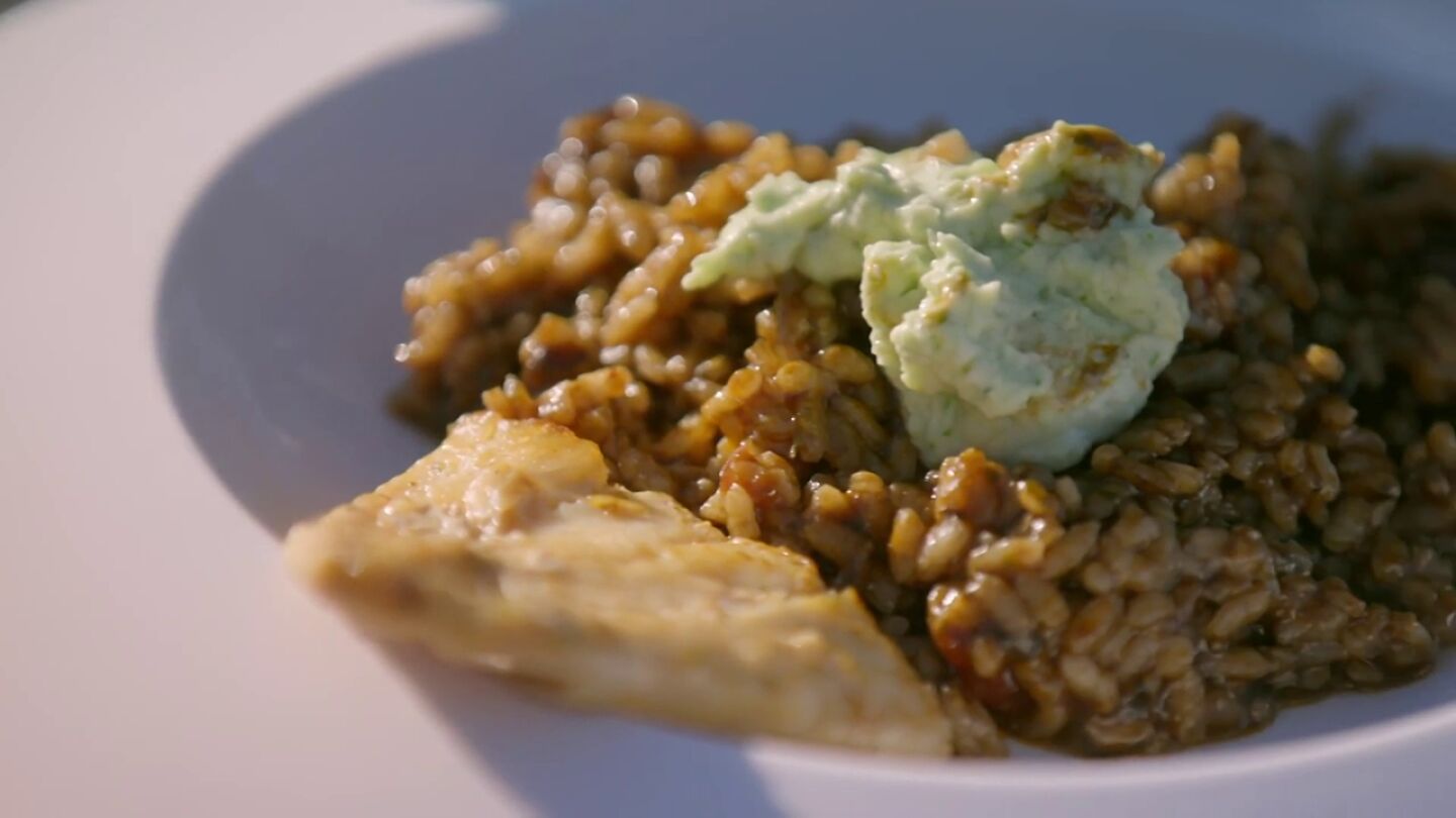 As&iacute; se guisa un buen caldero, el plato t&iacute;pico de Campo de Cartagena que enamora a Chicote en Batalla de restaurantes