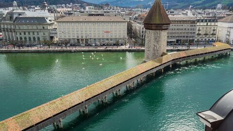 Kapellbrücke. Suiza