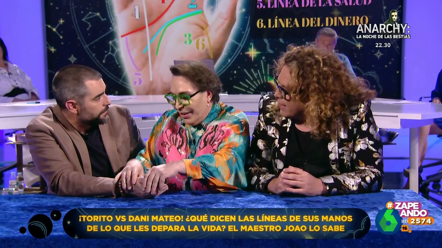 ¿Qué dicen las manos de Dani Mateo y Torito sobre su vida? El Maestro Joao realiza una lectura en directo ¿Qué dicen las manos de Dani Mateo y Torito sobre su vida? El Maestro Joao realiza una lectura en directo