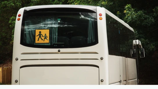 Foto de archivo de un autobús escolar. Foto de archivo de un autobús escolar.