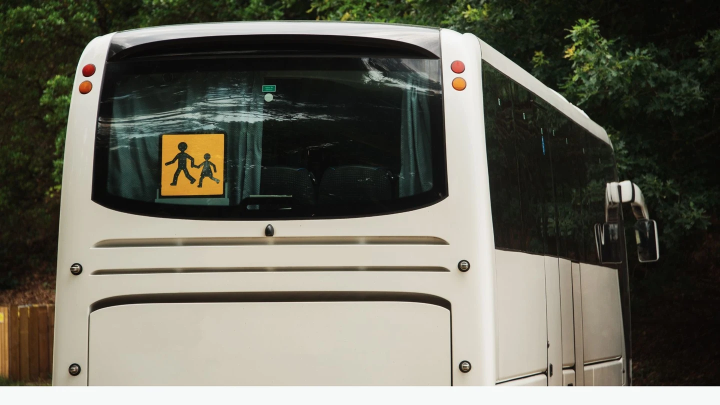 Foto de archivo de un autobús escolar. Foto de archivo de un autobús escolar.