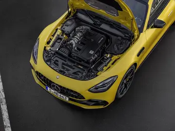 El rival más duro del Porsche 911 estrena versión de acceso, y lo hace con un motor de 435 CV con buenas y malas noticias El rival más duro del Porsche 911 estrena versión de acceso, y lo hace con un motor de 435 CV con buenas y malas noticias