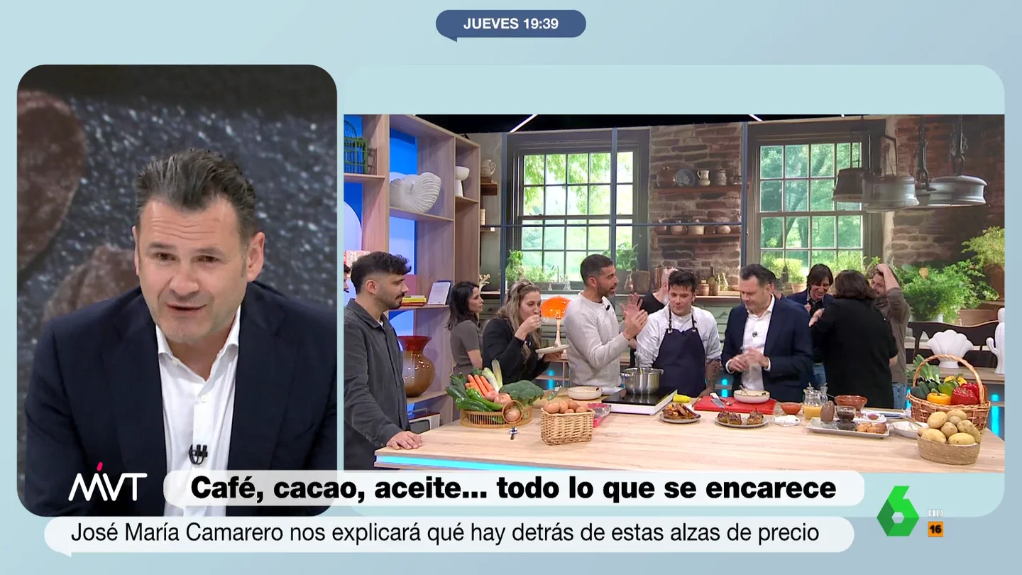 De Iñaki López temiendo a "un Judas que me levante el plato" a la 'pillada' de Loreto Ochando: así fue la "última cena" de MVT Más Vale Tarde comparte en este vídeo las imágenes de su "última cena" y muestra cómo el equipo, con Iñaki López a la cabeza, ha aprovechado la publicidad para comerse el potaje de vigilia y las torrijas que ha cocinado Carlos Maldonado.