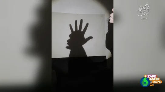 La espectacular escenificación de 'La bomba' de King África con sombras chinescas que acumula millones de 'likes' La espectacular escenificación de 'La bomba' de King África con sombras chinescas que acumula millones de 'likes'