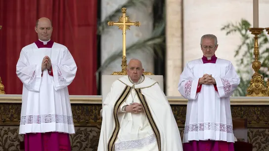 Papa Francisco en la misa de Pascua. San Pedro, Roma. Papa Francisco en la misa de Pascua. San Pedro, Roma.