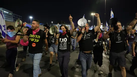 Israelíes protestan contra Netanyahu y piden elecciones en Jerusalén Israelíes protestan contra Netanyahu y piden elecciones en Jerusalén