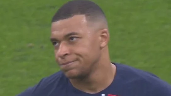 El gesto de Mbappé tras ser sustituido  El gesto de Mbappé tras ser sustituido