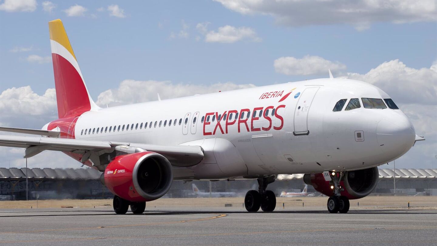 avi&oacute;n de Iberia Express