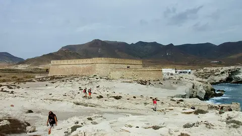 Castillo de San Felipe en Los Escullos (Cabo de Gata) Castillo de San Felipe en Los Escullos (Cabo de Gata)