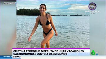 El posado en bikini de Cristina Pedroche para despedir sus vacaciones en Singapur con Dabiz Muñoz y su hija
