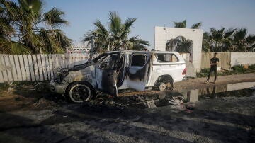 El vehículo destruido de la ONG World Central Kitchen (WCK) por el Ejército israelí, matando a siete voluntarios