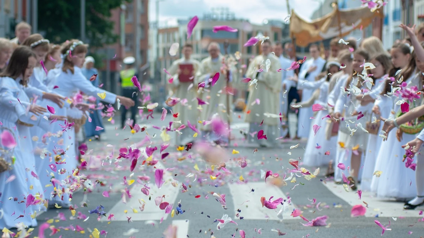 Imagen de una procesión del Corpus Christi. Imagen de una procesión del Corpus Christi.