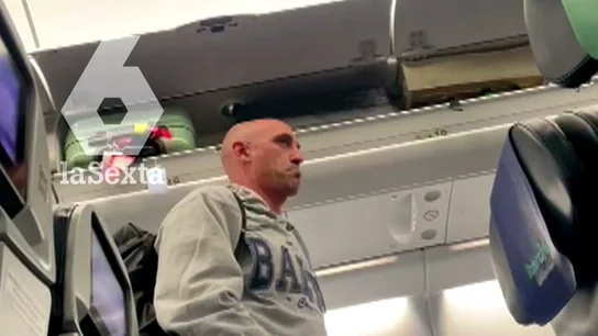 Exclusiva: imágenes de Rubiales en el avión de regreso a España Exclusiva: imágenes de Rubiales en el avión de regreso a España
