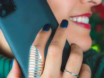 Hablando por teléfono Hablando por teléfono