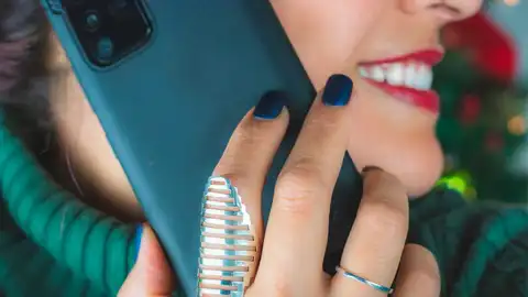 Hablando por teléfono Hablando por teléfono