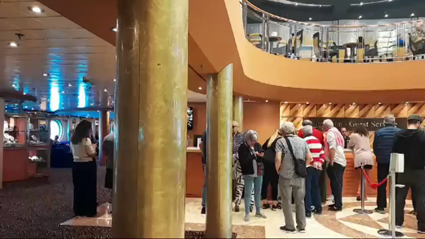 Imagen del crucero de la recepción del crucero retenido Barcelona Imagen del crucero de la recepción del crucero retenido Barcelona