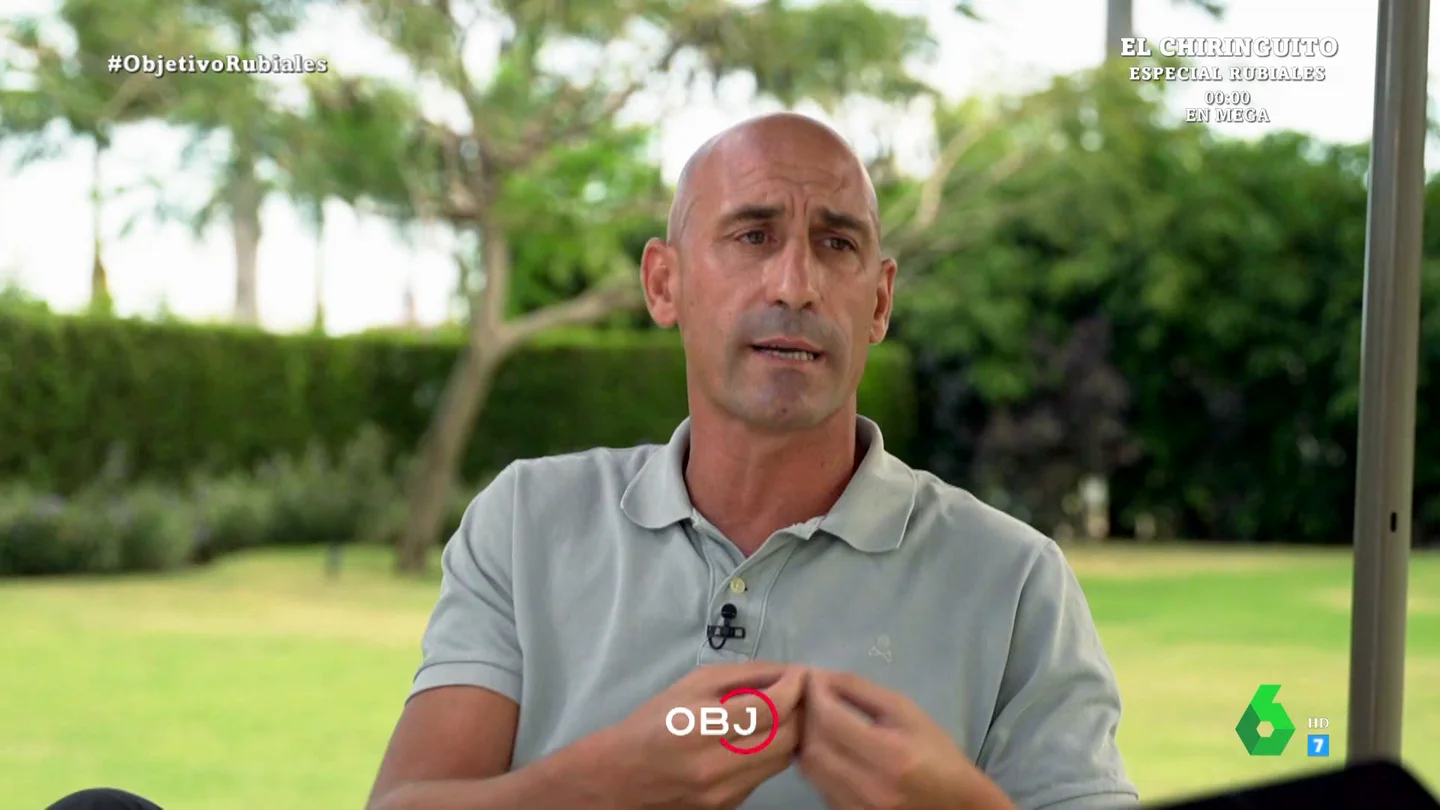 Luis Rubiales rompe su silencio con Ana Pastor: "Jamás se va a poder demostrar que tengo dinero fuera de España" Luis Rubiales rompe su silencio con Ana Pastor: "Jamás se va a poder demostrar que tengo dinero fuera de España"