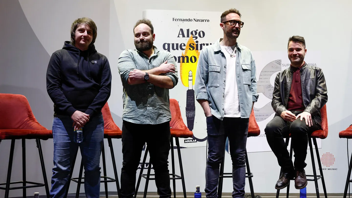Los integrantes del grupo Supersubmarina durante la presentación Los integrantes del grupo Supersubmarina durante la presentación