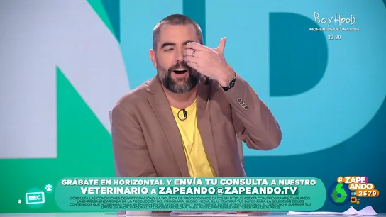 El drama de Dani mateo cuando llama a su madre por videollamada: "Llevo años hablando con un ojo" El drama de Dani mateo cuando llama a su madre por videollamada: "Llevo años hablando con un ojo"