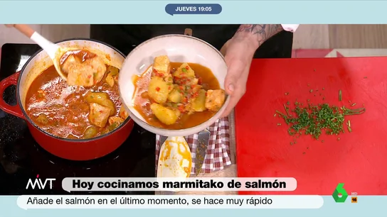 Pablo Ojeda y Carlos Maldonado cocinan marmitako de salmón: así es la receta de este plato sano, rico y sencillo Pablo Ojeda y Carlos Maldonado se juntan una semana más para elaborar una rica receta que, en esta ocasión, propone un sano, delicioso y tradicional plato de cuchara. Los ingredientes y cómo cocinarlo, en este vídeo de Más Vale Tarde.