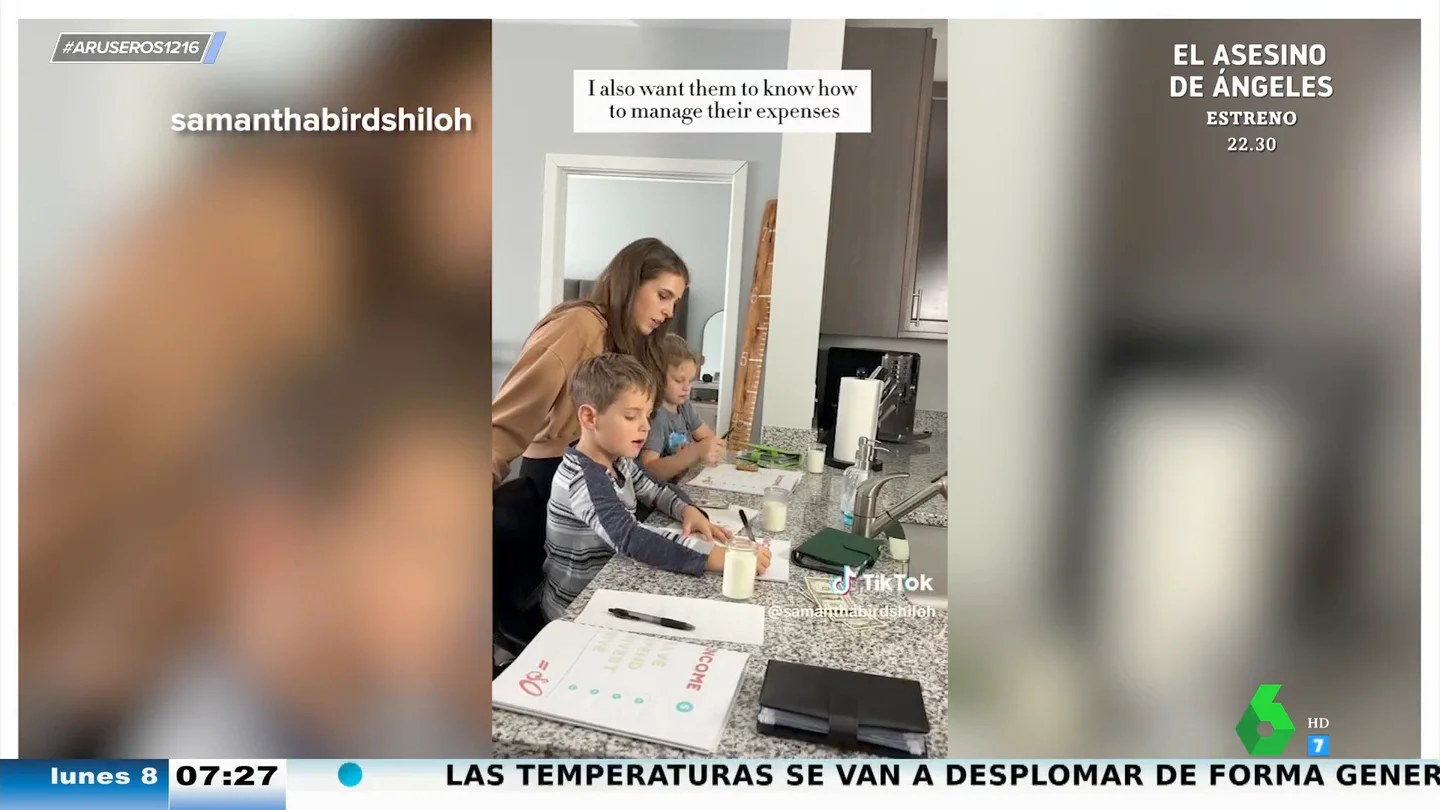Unos padres cobran el alquiler de la casa a sus hijos y desatan la polémica en redes: "Tienen seis, ocho y nueve años" Unos padres cobran el alquiler de la casa a sus hijos y desatan la polémica en redes: "Tienen seis, ocho y nueve años"