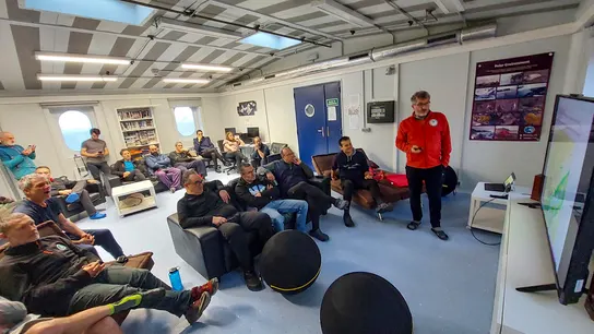 Los valencianos Braulio Aguilar y Javier Martín, especialistas en predicción aeronáutica, participan este año por primera vez en la misión de la Agencia Estatal de Meteorología (Aemet) en la base española de la Antártida. Los valencianos Braulio Aguilar y Javier Martín, especialistas en predicción aeronáutica, participan este año por primera vez en la misión de la Agencia Estatal de Meteorología (Aemet) en la base española de la Antártida.
